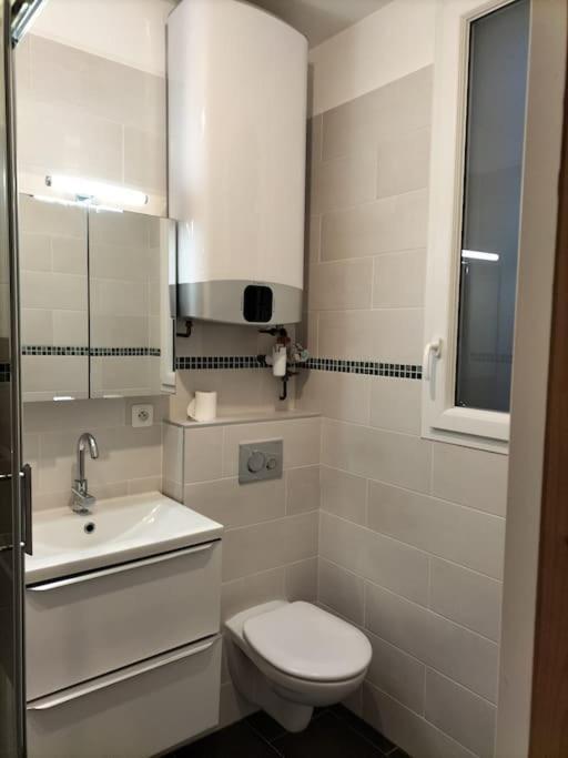 Paris Tourist Apartment, France Stains Zewnętrze zdjęcie